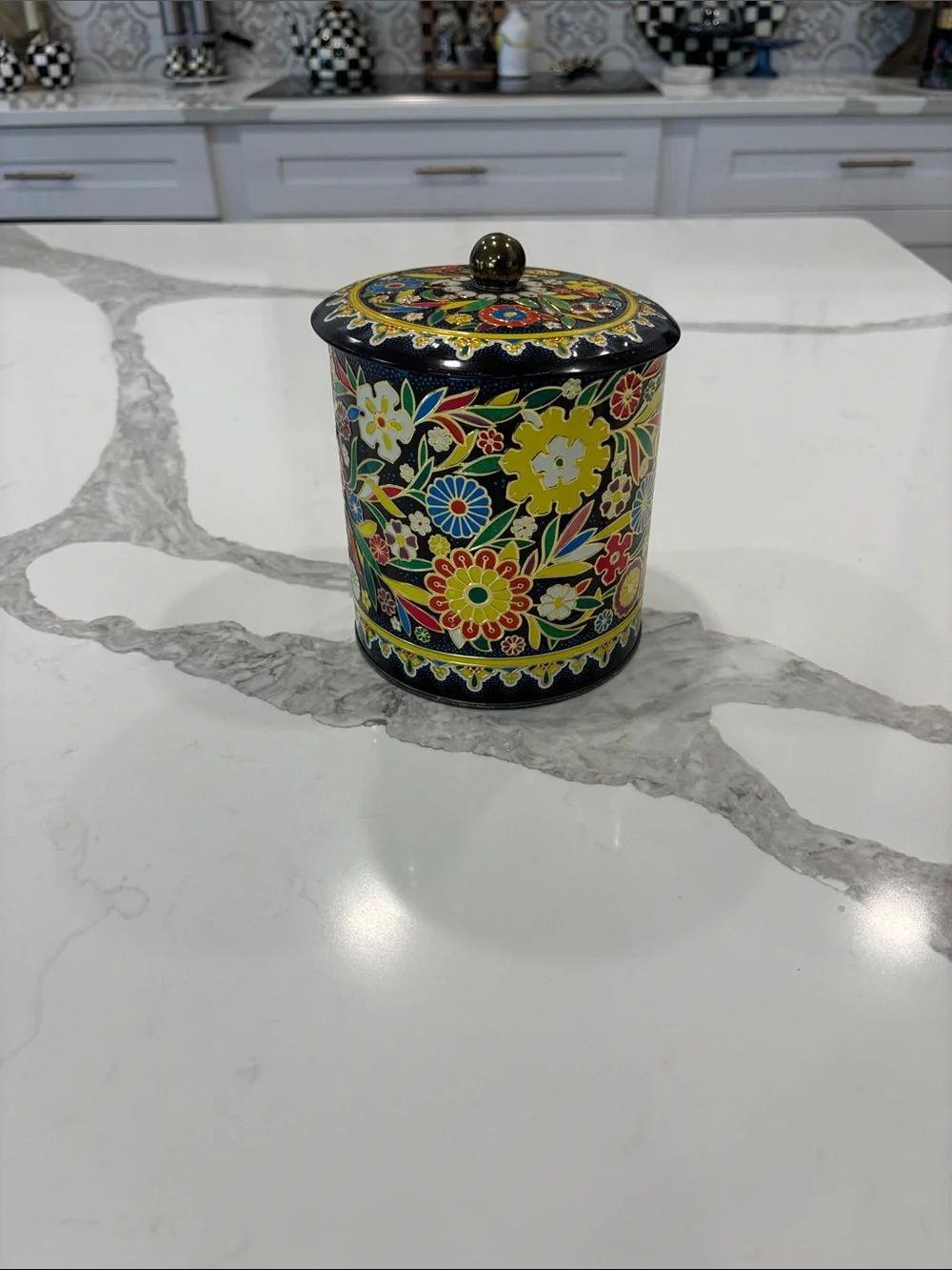Vintage Daher Long Island NY Tin Canister Floral Made In England 11101